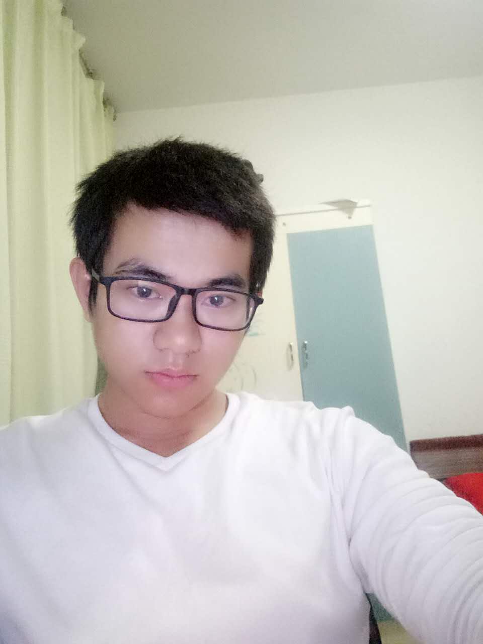 何教员的照片_成都
